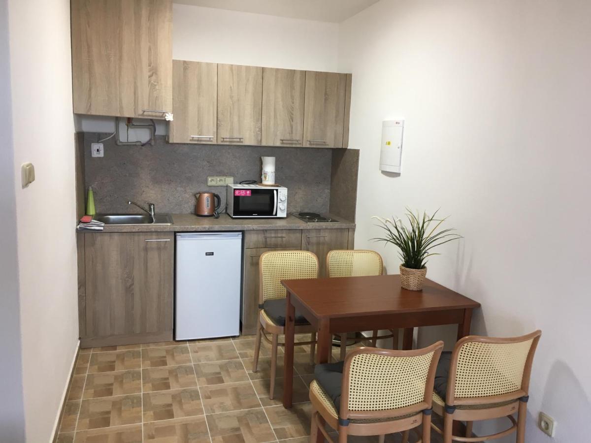 Apartmany S Klimatizaci - Penzion U Kudlacku Pouzdrany Luaran gambar